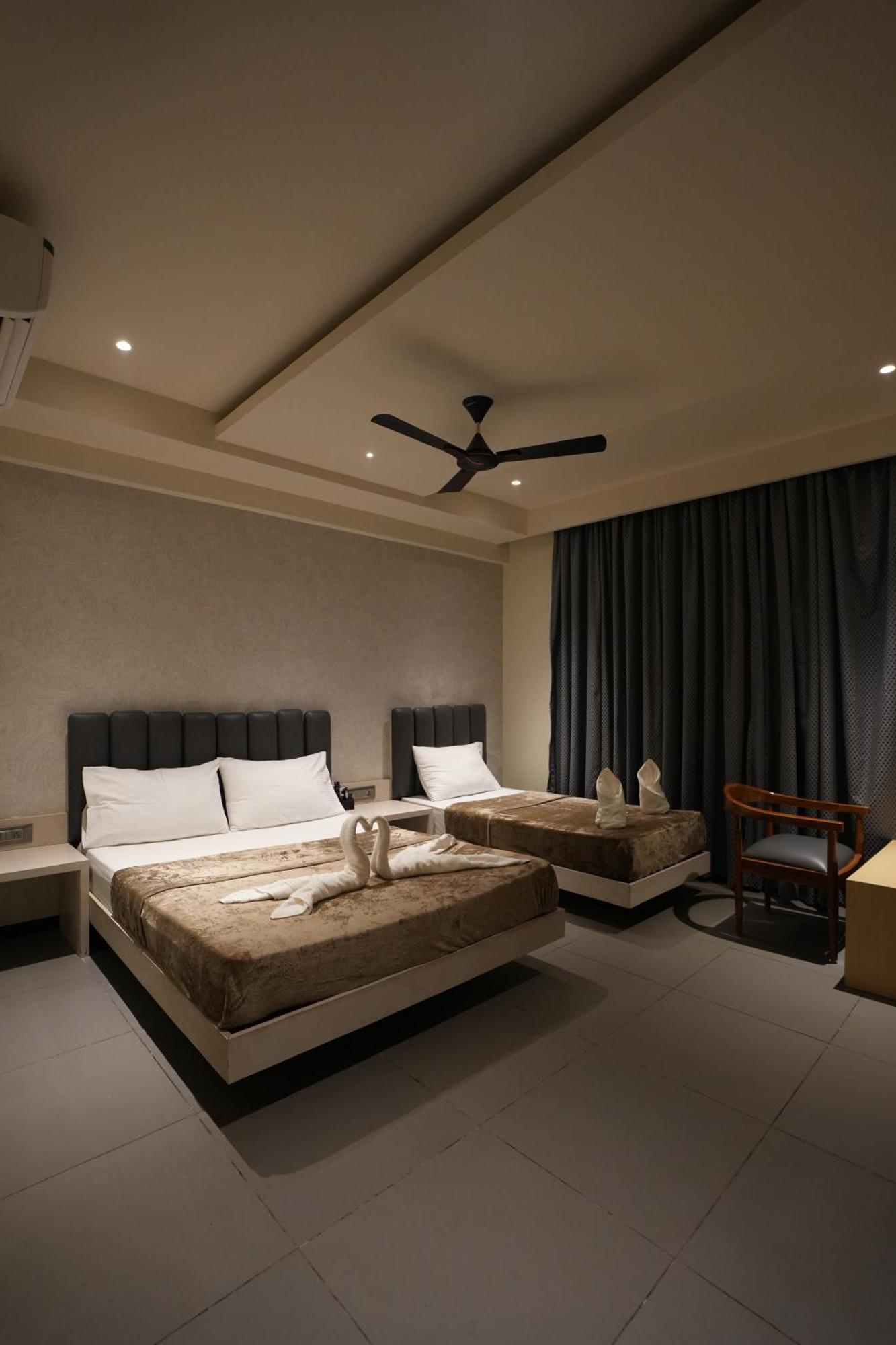 Hotel Swathi Hospet Eksteriør billede
