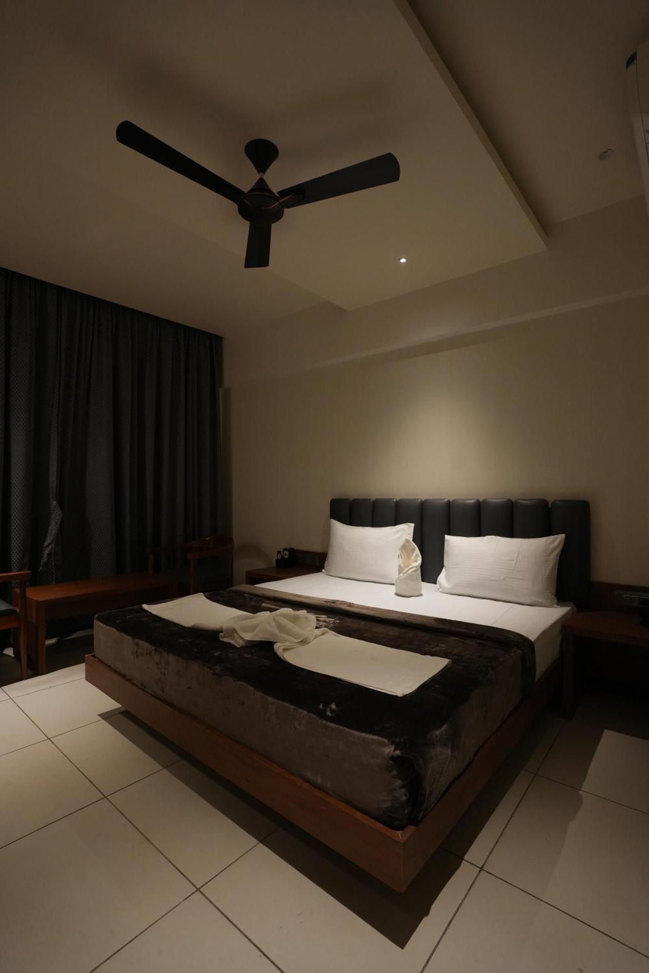 Hotel Swathi Hospet Eksteriør billede